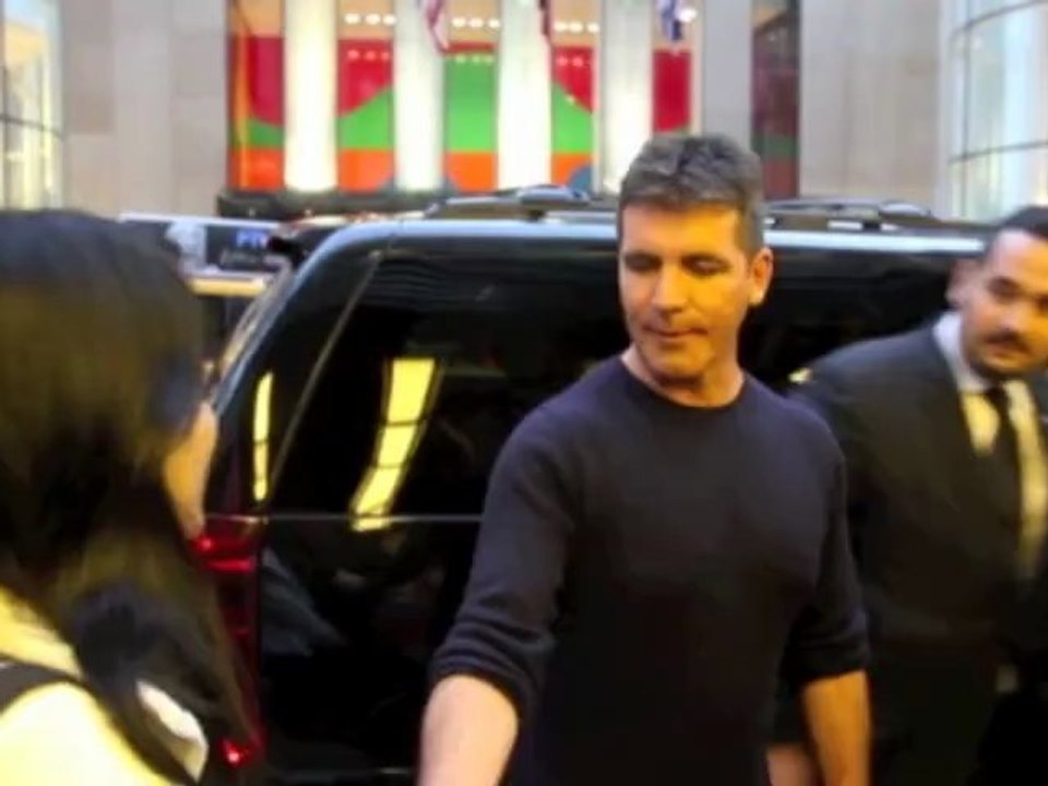 Celebrity Bytes: Simon Cowell Gets Racy With F1's Jenson Button's Ex-Fiancee Louise Griffiths
