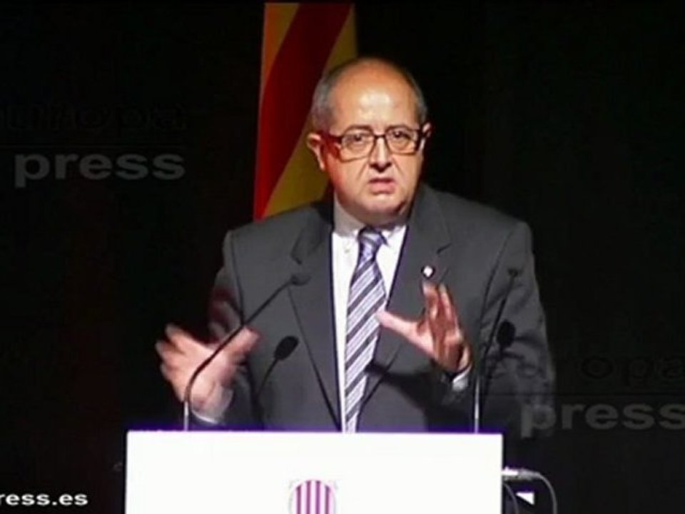 Puig alaba la profesionalidad de los bomberos