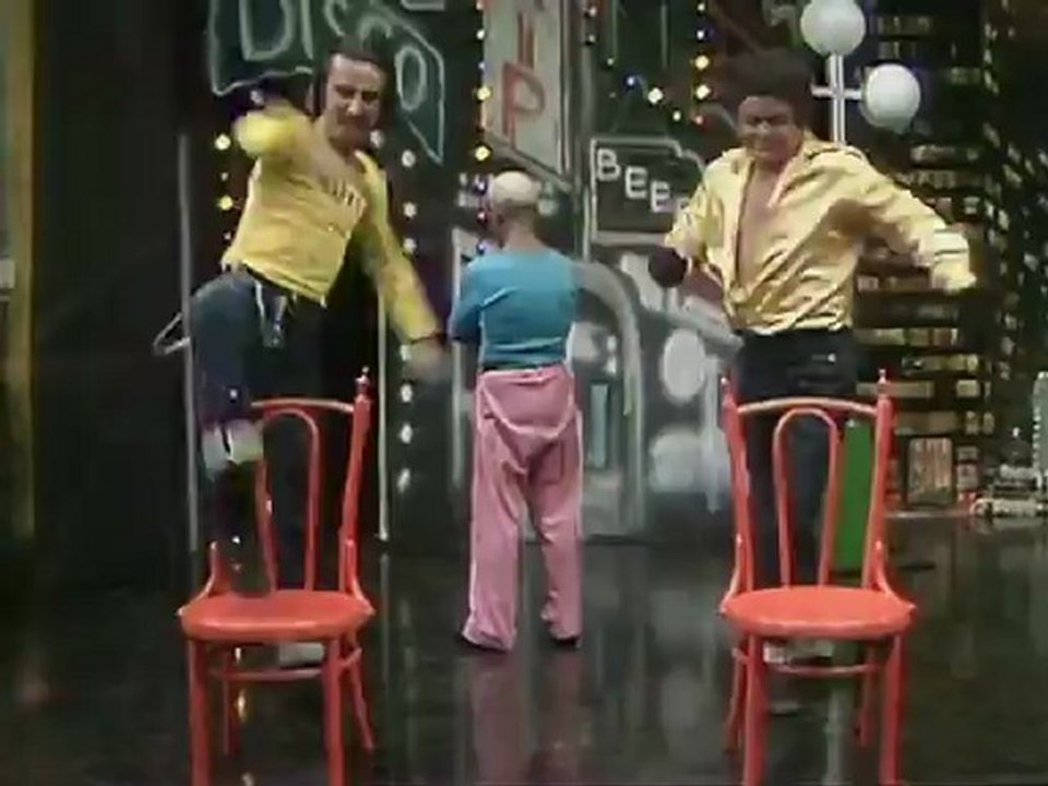 Benny Hill Videos En Español