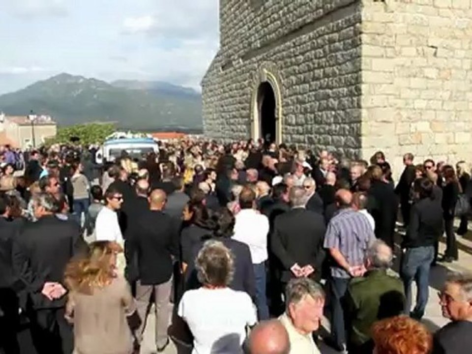 Corse: obsèques de l'avocat assassiné Antoine Sollacaro