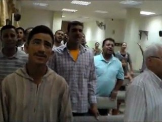 بعض الترنيمات مع القس حبيب بكنيسه جماعات الله بالمصدار 19 - 10 - 2012