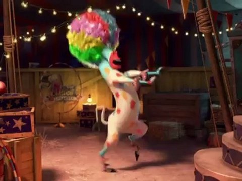 Madagascar 3: Europe's Most Wanted - Clip - Afro-Circus