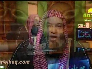 ما حكم من طافت حول الكعبة وهى منتقبة بسبب الرجال؟