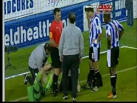 Leeds Fan Hits Chris Kirkland 19.10.2102 LEEDS FAN HITS / Sheffield vs Leeds 1-1 KNOCKOUT