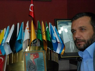 Hüseyin Karaca'nın Muhsin YAZICIOĞLU'na yazıp ve okuduğu şiir...