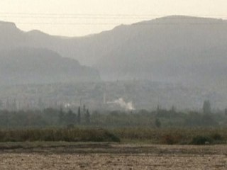 Turkey shells Syrian border town