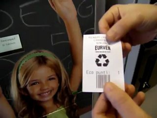 totem ecologico con schermo per digital signage 2