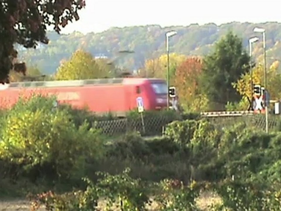 Züge bei Unkel am Rhein, BR140, BR151, BR152, 2x BR189, BR145, 5x BR185, 4x BR143, 4x BR425