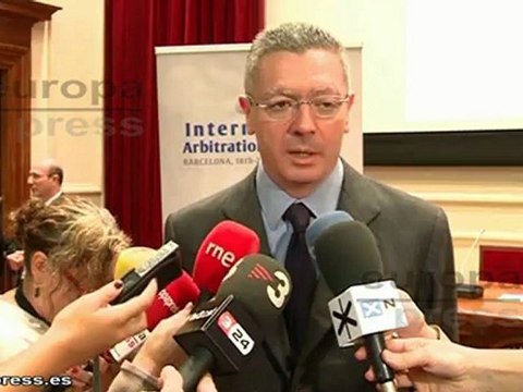 Gallardón advierte de los riesgos de incumplir la ley