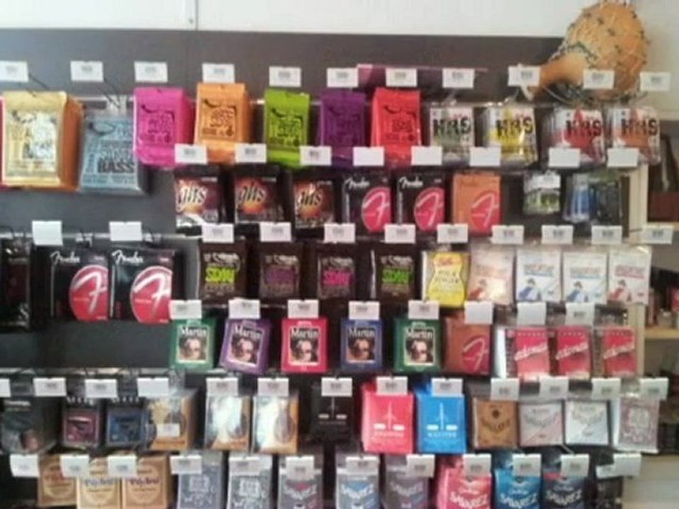 Beaune, vente de guitares, basses, piano numériques et arrangeurs, partitions, sav