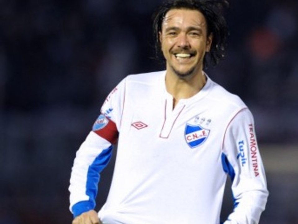 Recoba marque sur un corner direct !