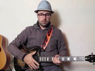 Comment tenir sa guitare et régler sa strap (débuts 04) avec zamzam