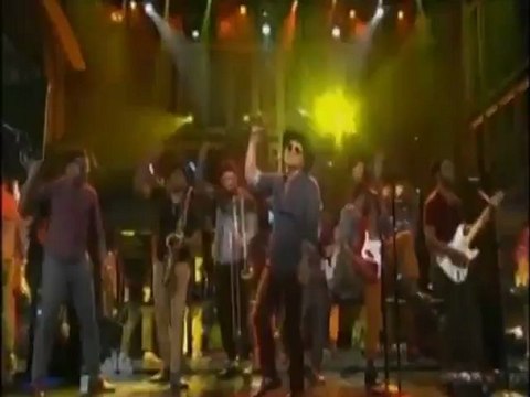 Bruno Mars performs Locked Out Of Heaven on Saturday Night Live