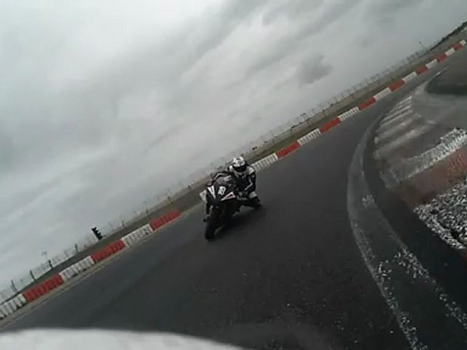 ledenon sous la pluie