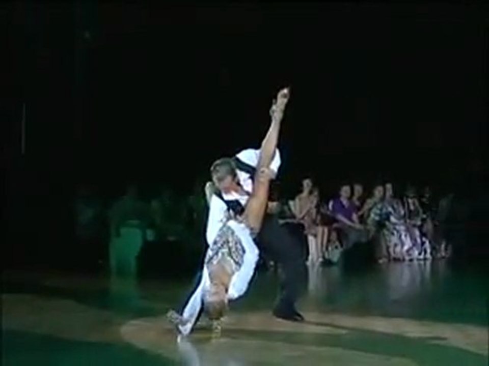 Riccardo Cocchi & Yulia Zagoruychenko - Chacha Show