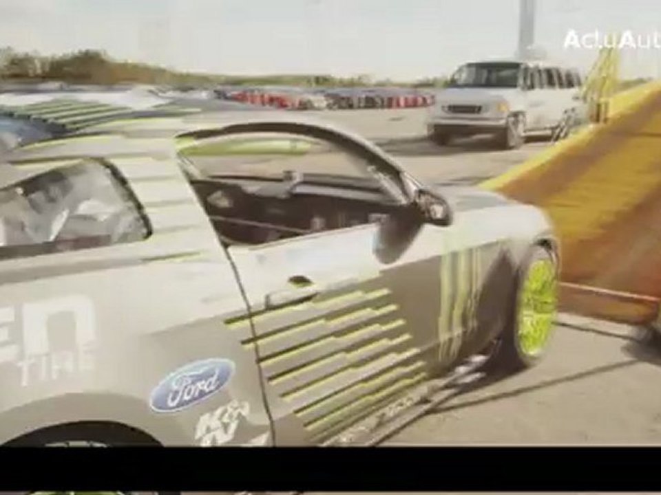 Vaughn Gittin Jr drifte au royaume des Ford Mustang