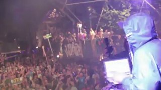 Pretty Lights - Finally Moving (LIVE VERSION) @ Shambhala 2012