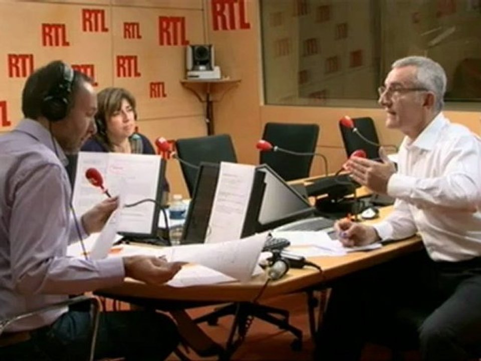 Ponctualité défaillante, jungle des tarifs, manque d'informations : la réplique du patron de la SNCF dans "RTL&Vous"