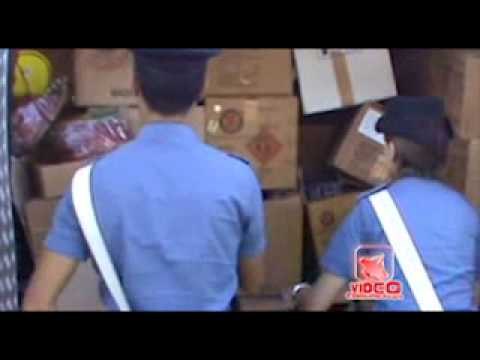 Melito (NA) - Fuochi d'artificio illegali: sequestri e arresti (live 20.10.12)