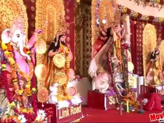 Amitabh Bachchan With Jaya Bachchan @  DN Nagar Durga Pooja