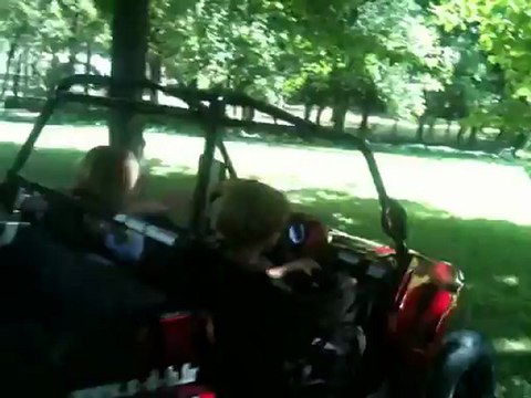 lauryne jeremy test sur buggy 150cm3