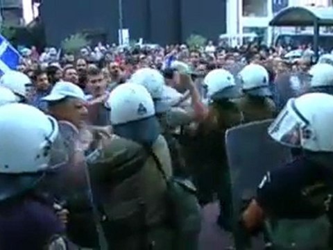 Nik The Greek - BBC News - Alarm at Greek police 'collusion' with far-right Golden Dawn