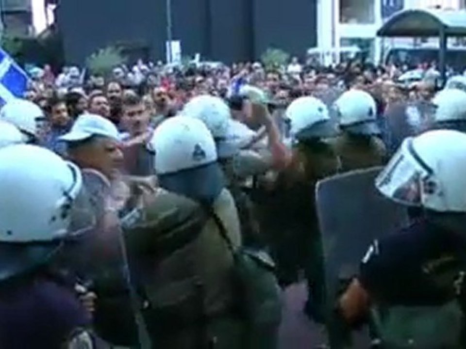 Nik The Greek - BBC News - Alarm at Greek police 'collusion' with far-right Golden Dawn