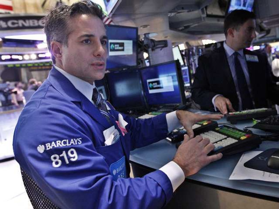 U.S. Stocks Close Flat on Global Growth Worries