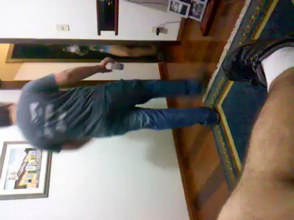 Leo Doidao dansando salsa