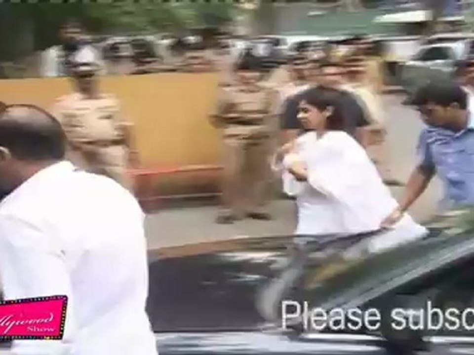 Kajol Broke down into tears