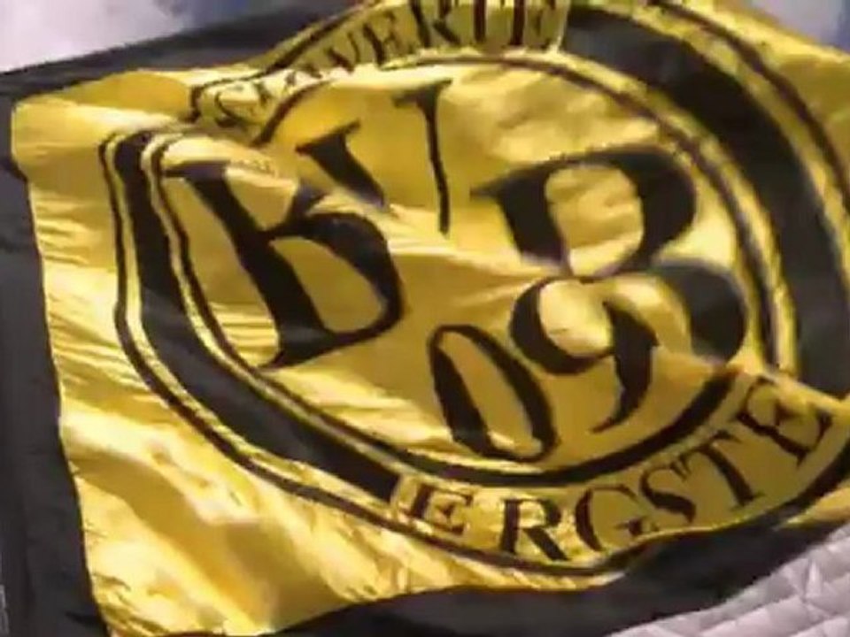 Politik fordert mehr Sicherheit im Fußball