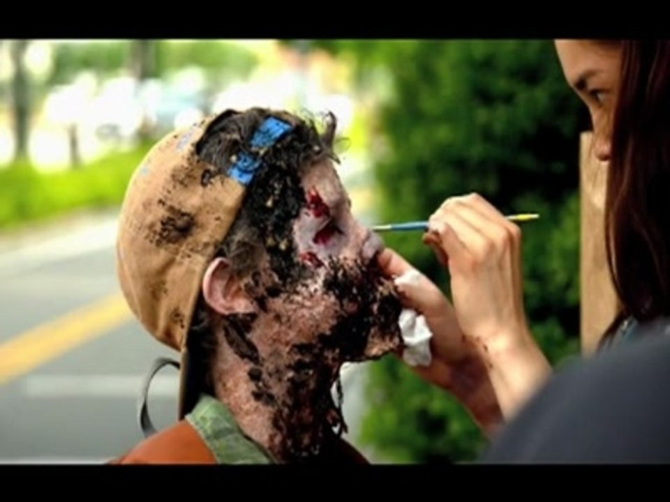 Zombies attack New York! Hidden camera films it all