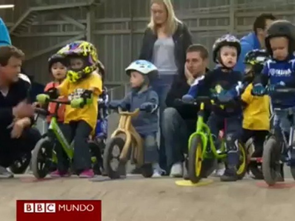 Realizan competencia en bicicletas, sin pedales