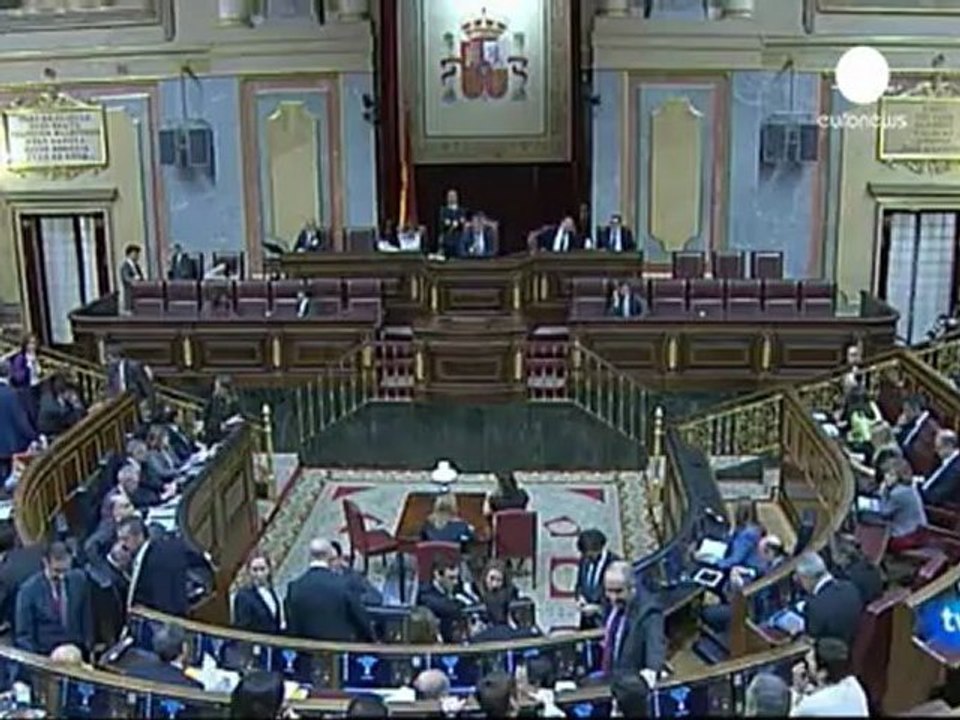 İspanyol ekonomisi küçülmeye devam ediyor