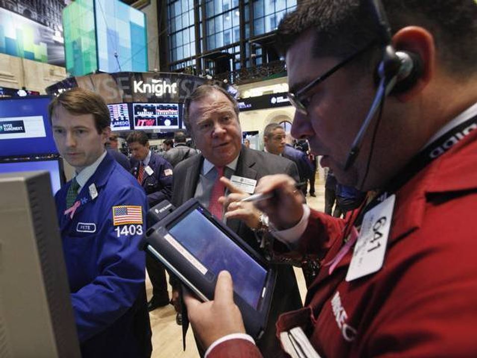 U.S. Stocks Drop More Than 1 Percent on Poor Earnings