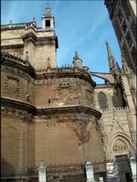 Le carillon et les cloches de la cathédrale Séville sur la plaza del Triunfo