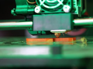 Makerbot Lands In Manhattan: See Their New 3D Printer In Action