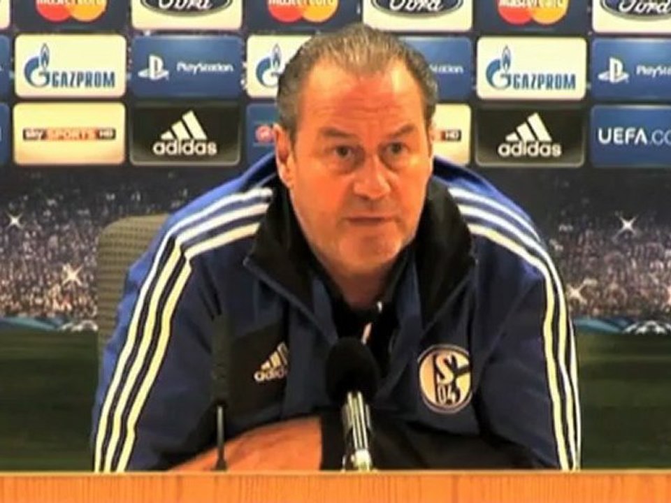 Wenger fürchtet S04-Konter: Zu Gast bei Poldi und Merte