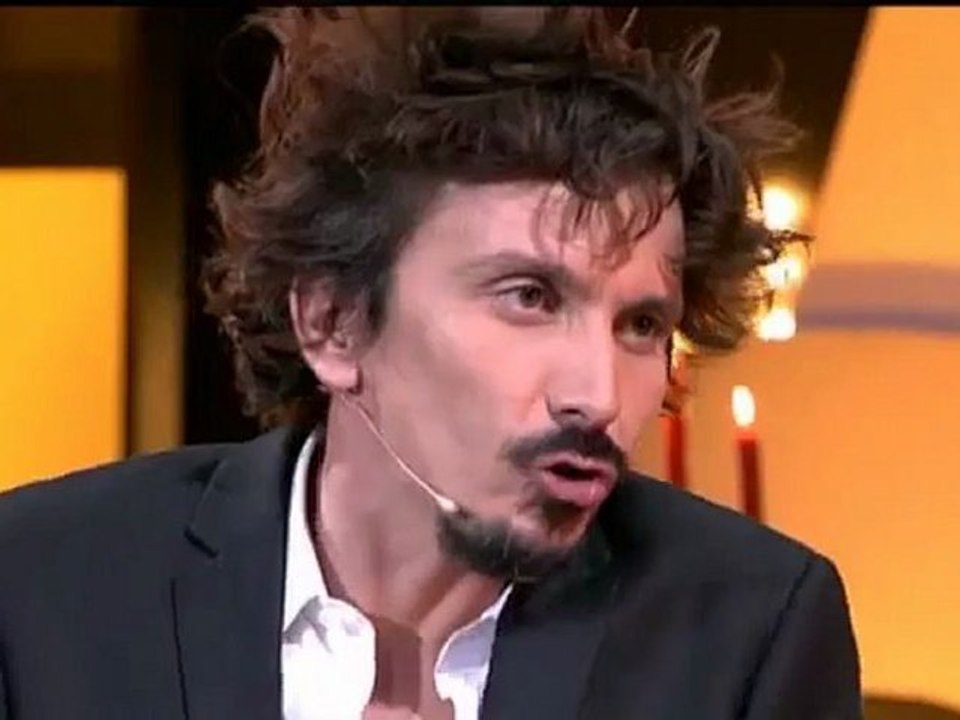 Arnaud Tsamere dans Le bachelor avec Baptiste Giabiconi - Ondar Show du 20 Octobre 2013