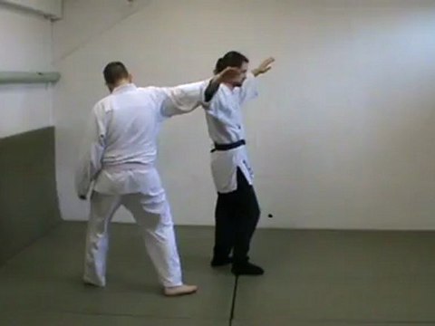 Ushiro eri dori (henka utsu) : uchi sabaki