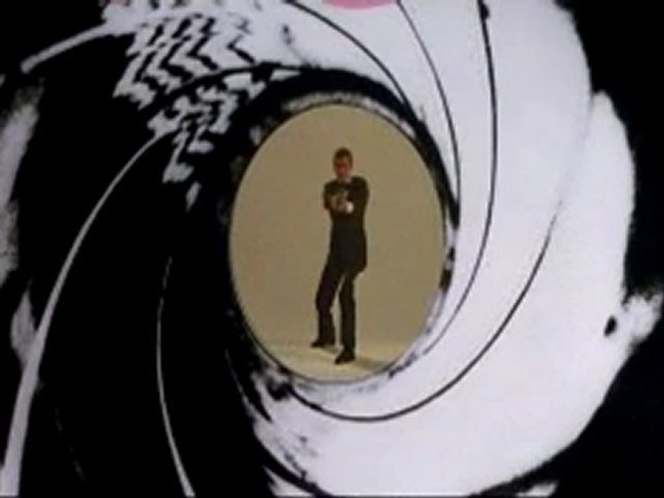 Moonraker gunbarrel (with original United Artists logo) [Read description]