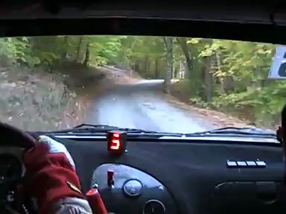 Rallye Finale De Gap 2012 - Chorges - Sortie de Route - Lamouret / Delpech Saxo F2/13