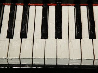 Bertrand Lavier depuis 1969,  STEINWAY AND SONS - du 26 septembre 2012 au 7 janvier 2013