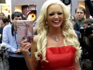 Daniela Katzenberger sieht im Alter wie Heino aus