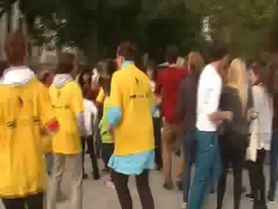 RRJ LR - FlashMob