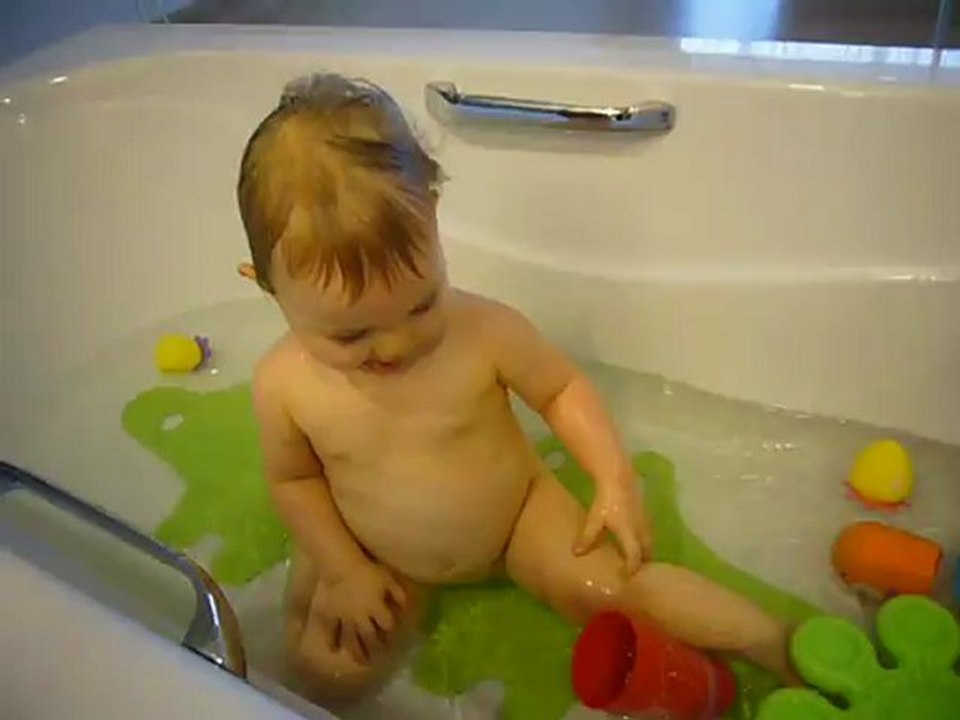 Gabrielle dans son bain