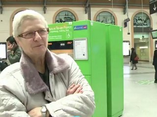 Grève SNCF: trafic perturbé mais situation calme dans les gares