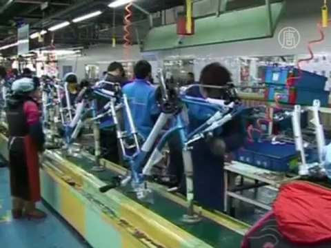 КНР: налоги растут, производство падает