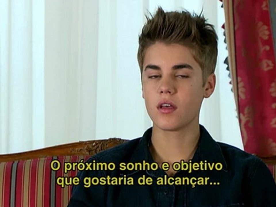 Justin Bieber fala sobre novo CD, turnê e Carly Rae Jepsen
