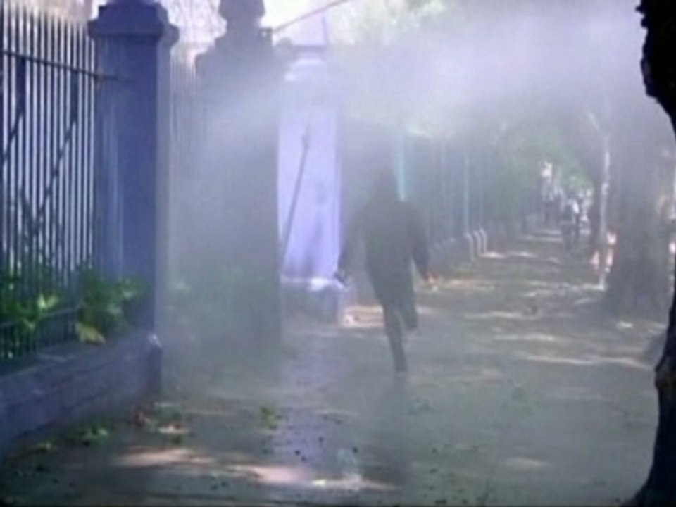 Chilean police clash with students